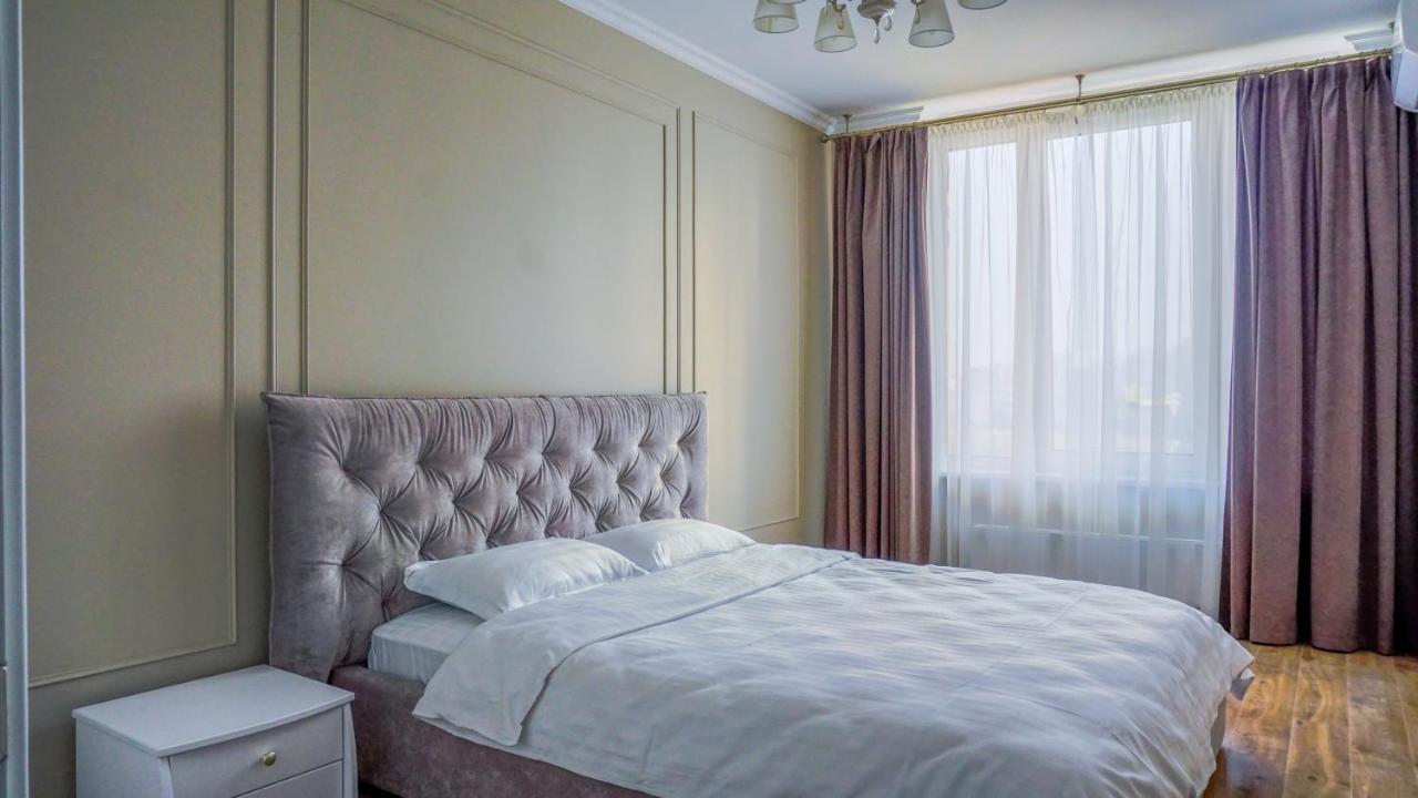 Luxury Apartment Near Metro Station Osokorky キエフ エクステリア 写真