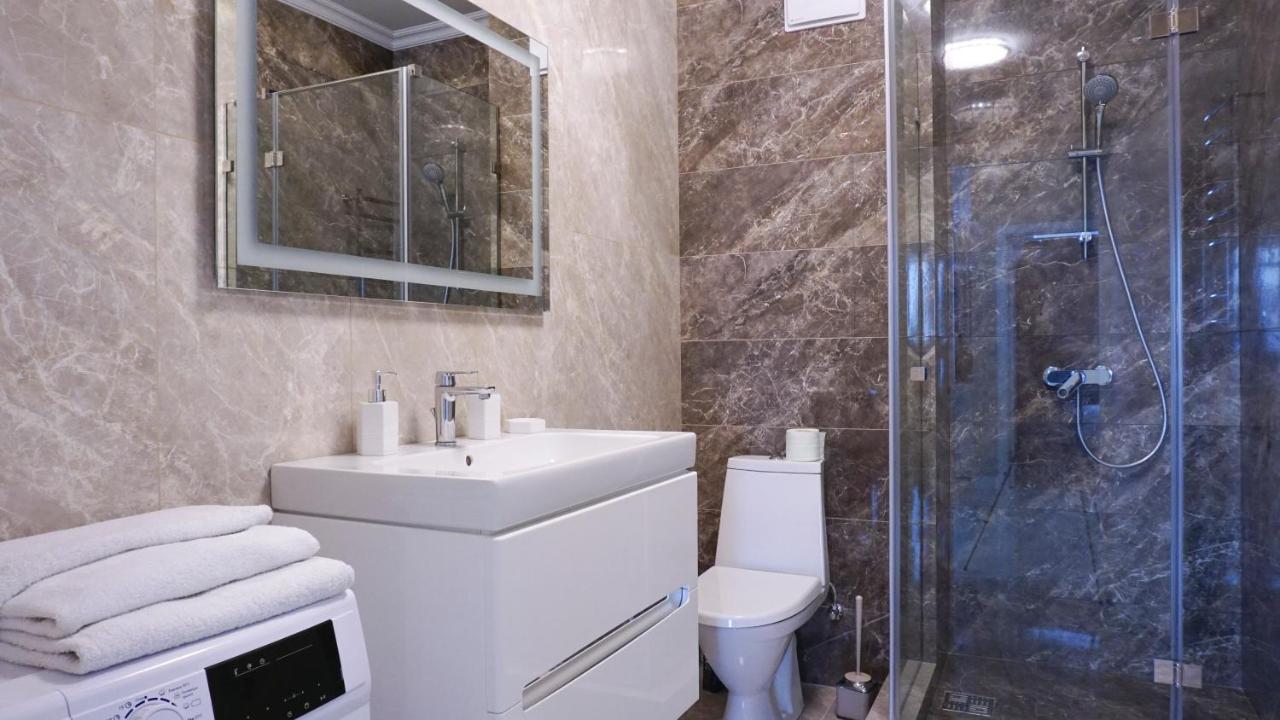 Luxury Apartment Near Metro Station Osokorky キエフ エクステリア 写真